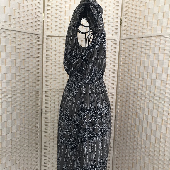 Giraffe Print Dress - Picture 2 of 4